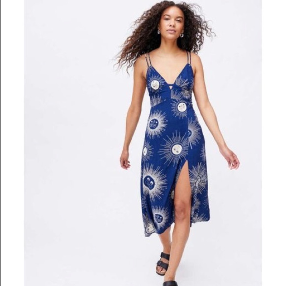 UO First Sight Plunging Midi Dress 🌙💫